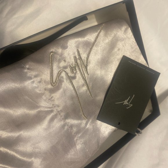 Black and Gold Authentic Giuseppe - Picture 8 of 9